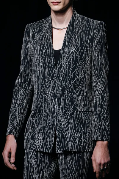 Look 75